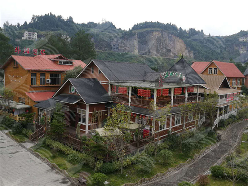 选择清远合成树脂瓦，为南方屋顶雨季防水护航